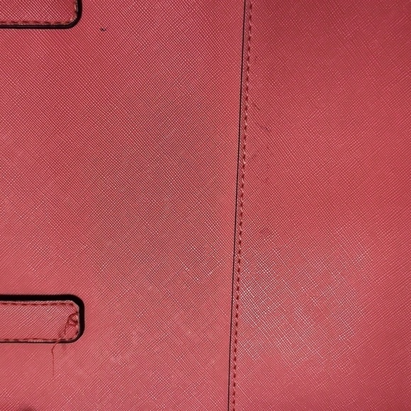 GUESS handbag/cross body bag in Coral color - Picture 6 of 16